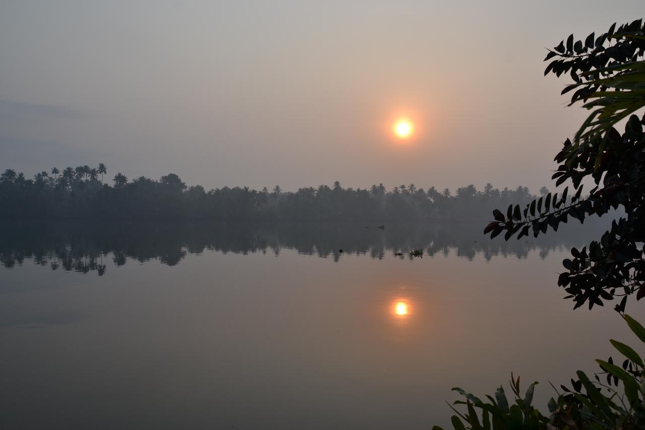 Hotel Big Banana Island Retreat North Paravur Esterno foto